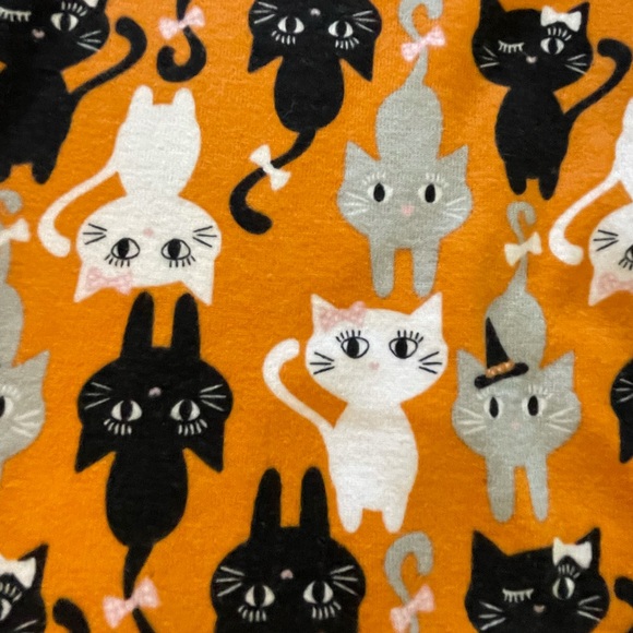 EUC Gymboree Halloween pajama set. - Picture 10 of 11